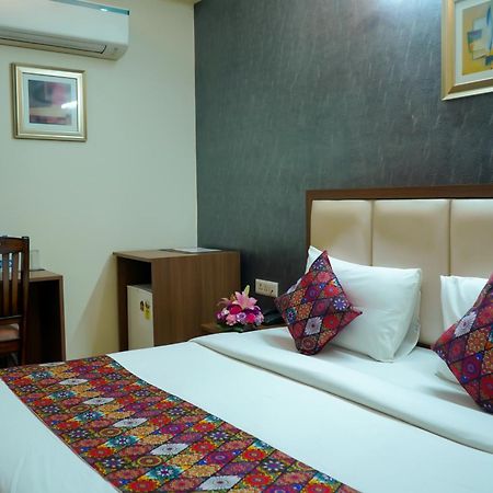 Hotel The Luxe 18 - Golf Course Road Gurgaon Eksteriør bilde