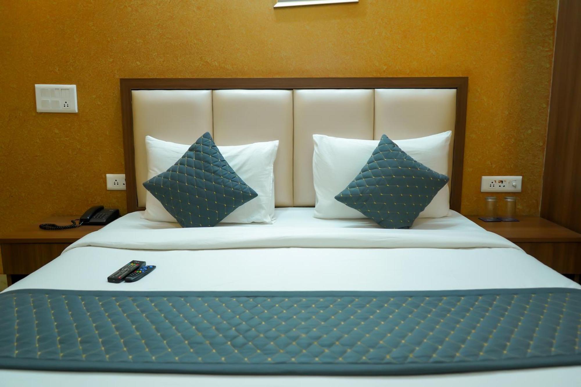 Hotel The Luxe 18 - Golf Course Road Gurgaon Eksteriør bilde