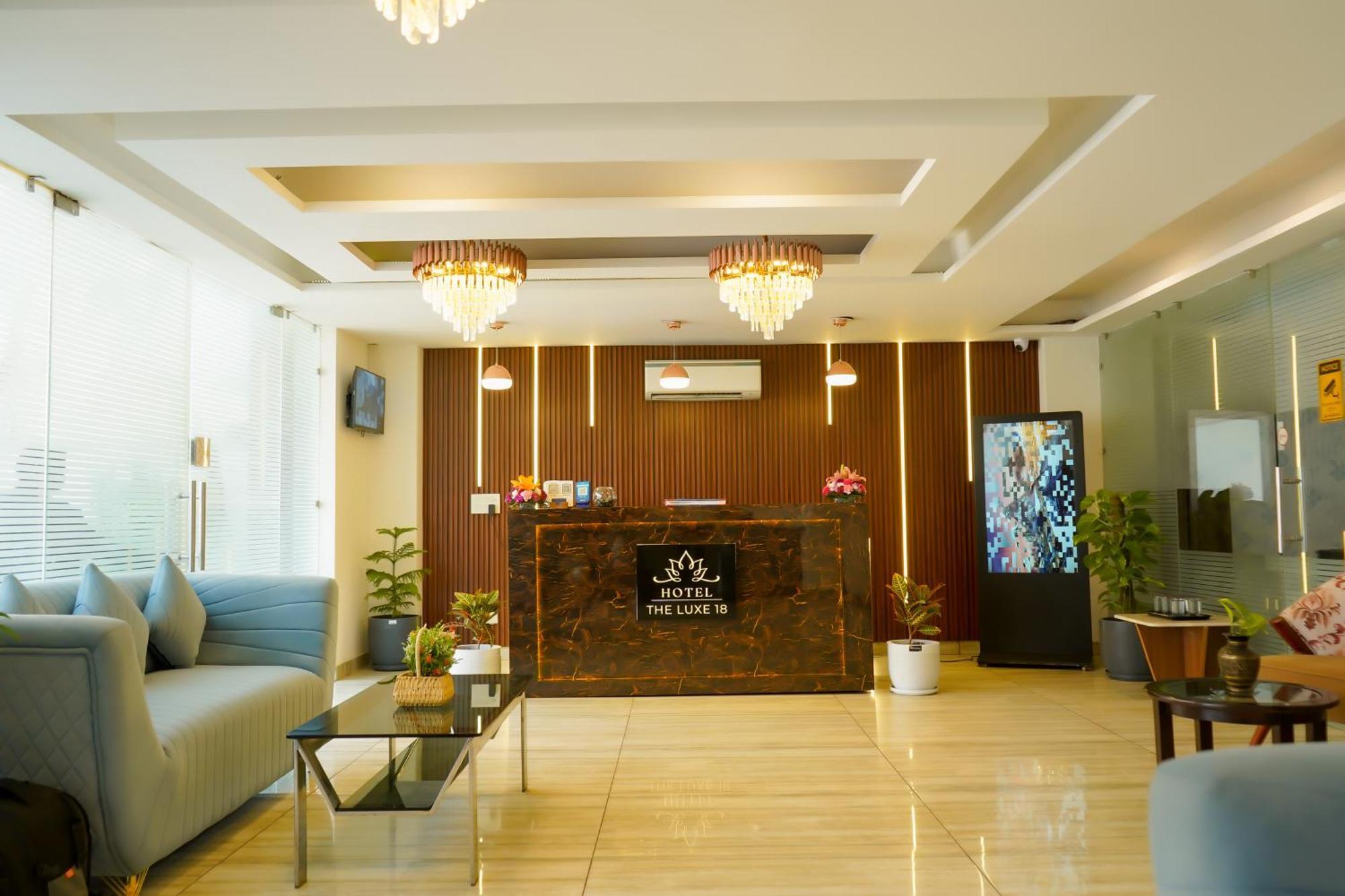 Hotel The Luxe 18 - Golf Course Road Gurgaon Eksteriør bilde