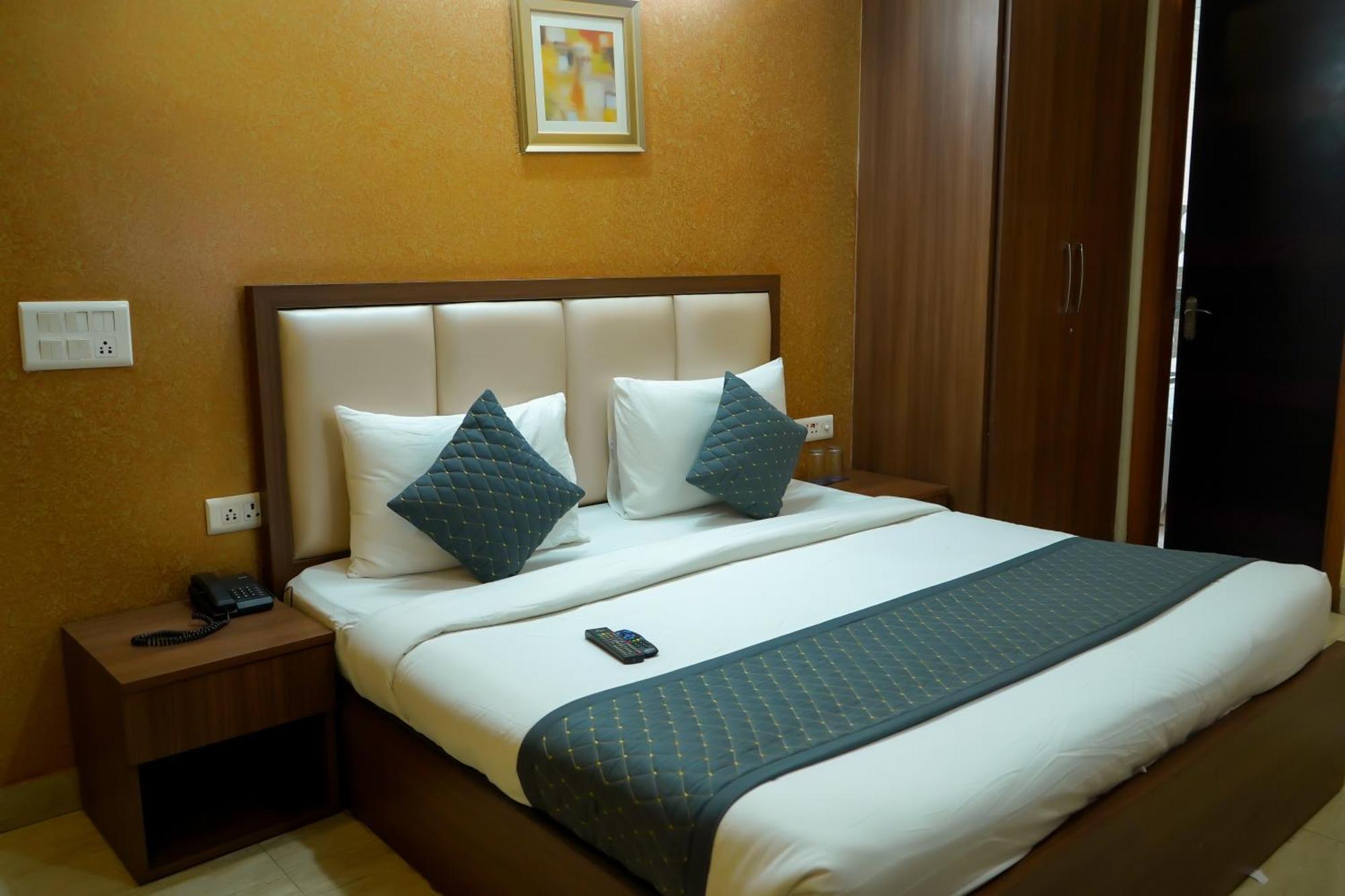 Hotel The Luxe 18 - Golf Course Road Gurgaon Eksteriør bilde