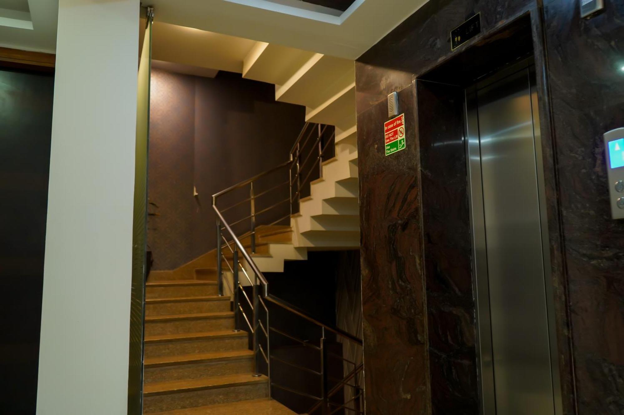 Hotel The Luxe 18 - Golf Course Road Gurgaon Eksteriør bilde